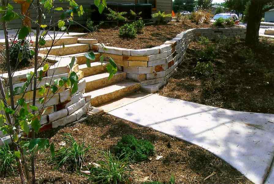 Natural stone steps in a Columbia, MO landscape.